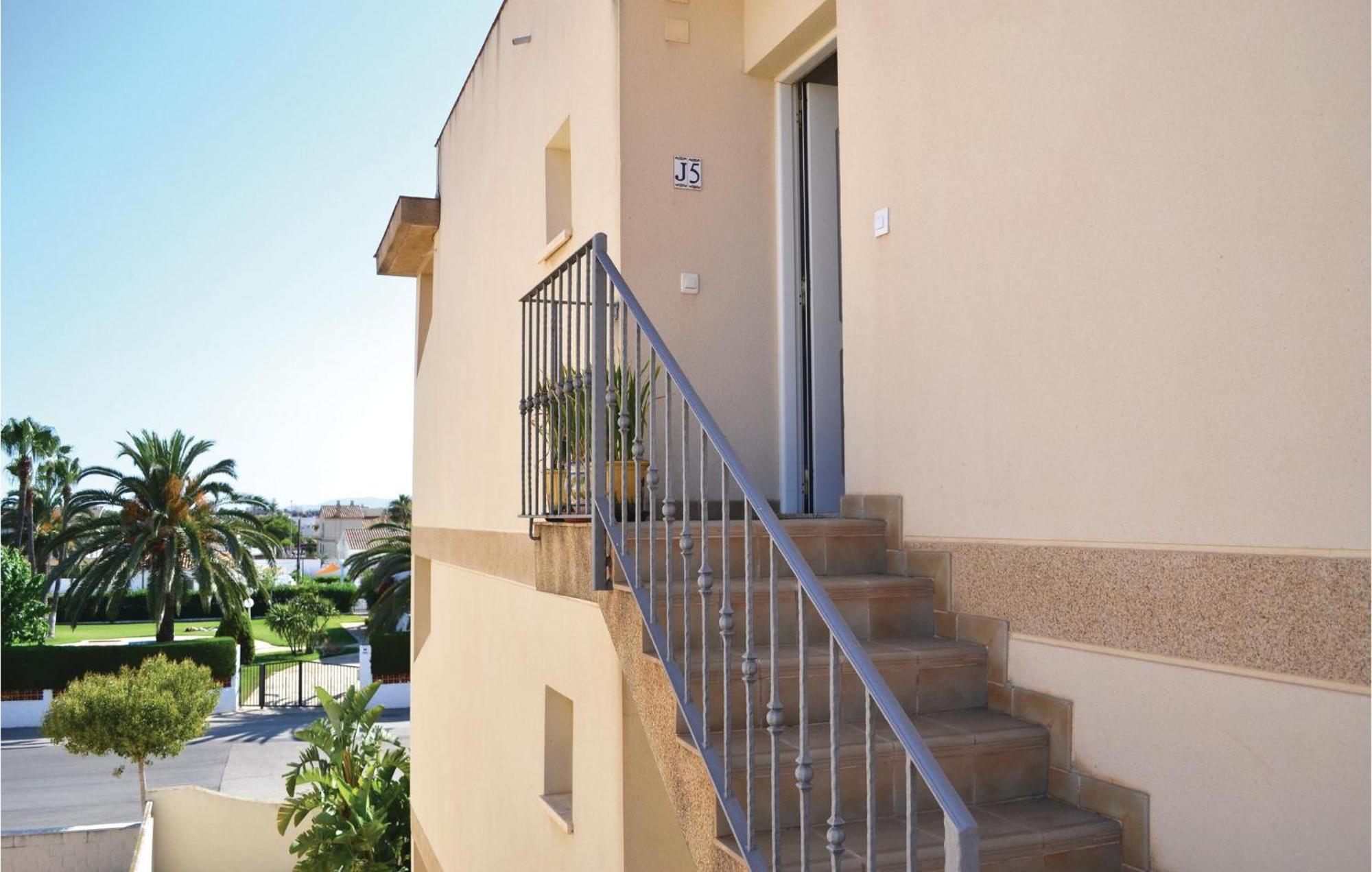 2 Bedroom Awesome Apartment In Vinarós 外观 照片